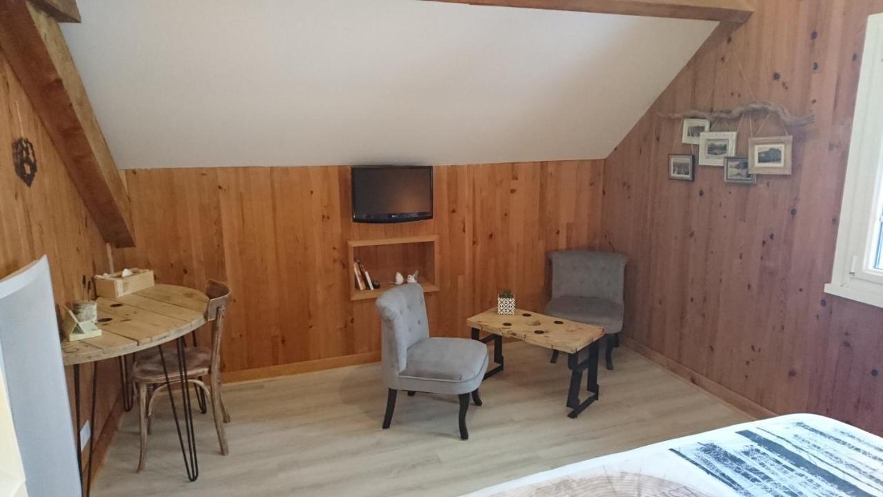 בסה-א-סנט-אנסטאיס Chambres D'Hotes Villa Chantebise מראה חיצוני תמונה